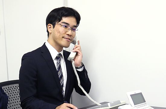 保険会社担当者様と打ち合わせ